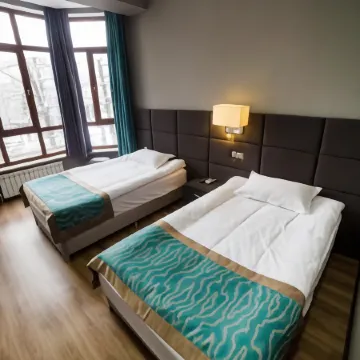 Golden Hotel (Голден)