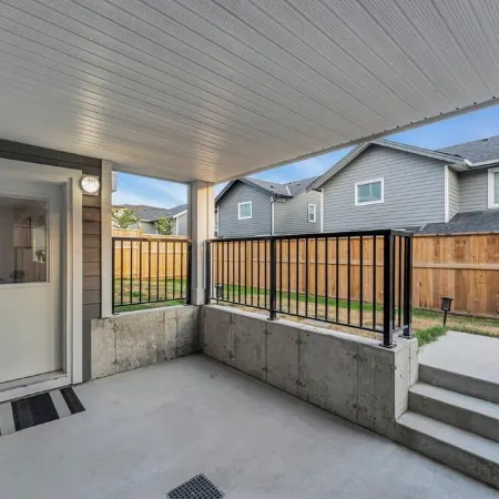 Brand New Ground Level Guest Suite, Close to Beach, US Boarder