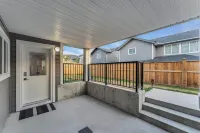 Brand New Ground Level Guest Suite, Close to Beach, US Boarder