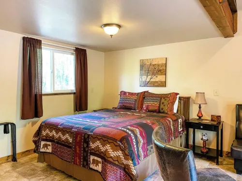 Talkeetna Wolf Den Cabin - Cozy cabin living!