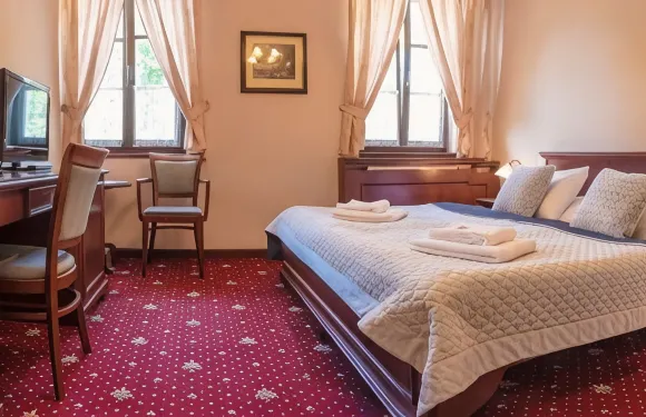 巴克羅維斯酒店