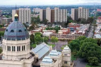 女皇飯店直通卡爾頓花園