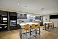 托萊多莫米希爾頓惠庭飯店