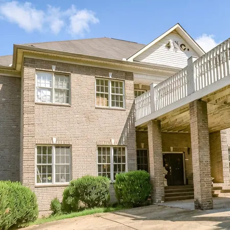 Entire 1st floor guest suite on 50 acres +pool+ tennis