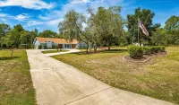Cozy home with heated pool in Brooksville, FL