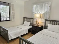 Alafia River Waterfront Tranquil Cabin Hotels in Riverview