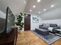 The Beach Loft - 5 Min from Whihala Beach,  30 Min. from Chicago Navy Pier Hotels in Whiting