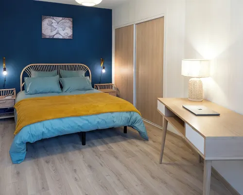 Comfortable apartment in Aurillac - Wifi, parking and peace and quiet โรงแรมในโอรียัก
