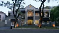 Astaka Residence - 호스텔