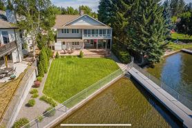 River's Edge Oasis, private dock, 2 kitchens, pool table, dog friendly!