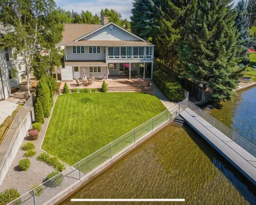 River's Edge Oasis, private dock, 2 kitchens, pool table, dog friendly! Ξενοδοχεία στην πόλη Post Falls