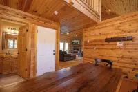 Heavenly Mtn Views, Hot Tub+Fire Pit+Grill, Fireplace, WiFi, Hike, Close to Brp!