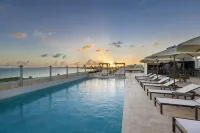 Residence Inn Cancun Hotel Zone - Merinäköala