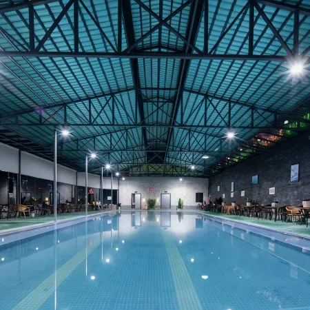 Oriental Extraordinary Hot Spring Hotel (Kangding Yulin New Village)