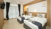 8 Mile Hotel Hotels in 