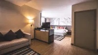 Sinsuvarn Airport Suite Hotel - Airport Shuttle