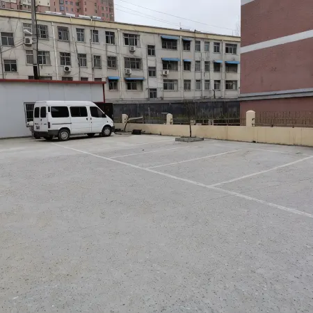 Yilong International Hotel (Xincai Moon Bay Park)