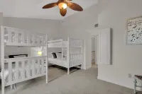 Fisherman Friend! - Coastal Condo - Views Await! - balcony