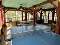 The Little Lake Shack- Pet Friendly Treehouse Cabin