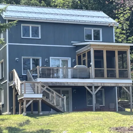 Newer Construction waterfront house with AC and WiFi in Barnstead