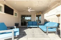 Flower Street House: Pool, Spa, Golf! - Homestays