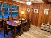 NEW! Charming 3BR/2BA Lake House in the Woods of the desirable Black River area - 4 ดาว