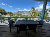 The LEEWARD - Views of world class marina and the city - 2-Sterne