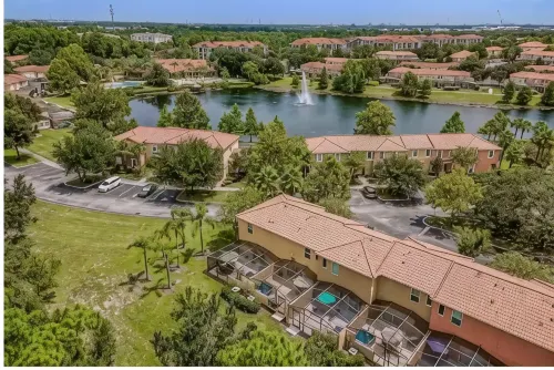 Cozy 2-bedroom townhome in lovely gated community in Kissimmee- Close to Disney. - Træningscentre
