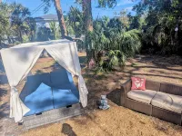 Pet Friendly Historic and Cozy Bungalow in Downtown St. Pete with HUGE BACKYARD - Bungalows