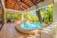 Casa de Palmas -Modern Villa in 4 Star Beach Resort Short Walk to Playa Hermosa! - Villas