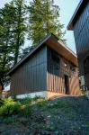 Modern Mountain Mini House- studio house w/ sleeping loft Packwood with WIFI, AC - Homestays