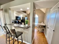 Charming 3-bedroom house with king bed  , pet friendly