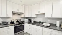 261-9 Cozy 2-Bedroom Apartment near Mountain View Downtown