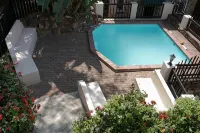 Sheba Rock Guesthouse - Parkering