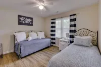 Charming 2-Bd 1-Ba home in Easley near GVL & Clemson w/ WiFi, Self check-in & AC