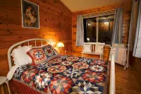 Cliffhanging Cabin over French Broad River between Hot Springs, NC and Gatlinburg Tn - balcony