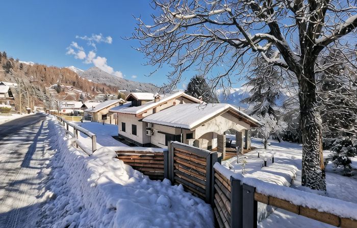 Modern Alpine chalet for sports,relax,history, Dolomite landscapes, pet free