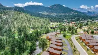 Former Model Home on the Big Thompson River, AC, 1mi to EP & 2mi to RMNP/fishing - 4 stjerner