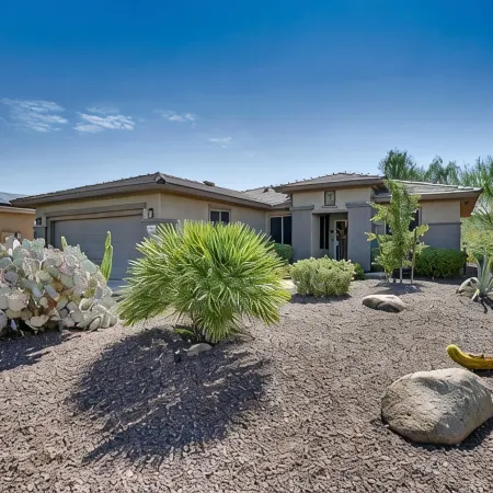 Surprise Home in Grand 3 Bdrm, 2 Bath in 55+ community, near Spring Training