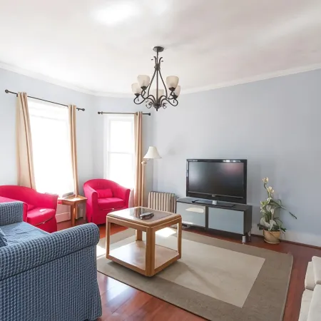 Nice 3 Bedroom Home Perfect for Access to Central Boston and Cambridge
