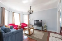 Nice 3 Bedroom Home Perfect for Access to Central Boston and Cambridge