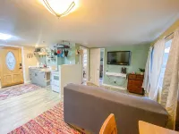 2 bed 1 bath cottage home