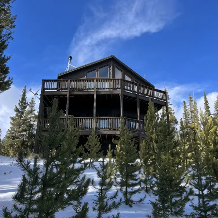 Cozy Family Cabin with Hot Tub & Stunning Views - 24 Miles to Breckenridge!