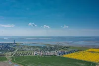 Vacation home behind the dike for 6 pers.