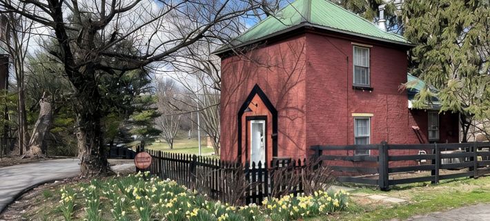 Welcome to Bourbon Oak Smokehouse, in the heart of Bardstown, KY バーズタウンのホテル