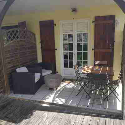 2 rooms in villa with small pool near the beach Anse à l'ass Hotel Exterior