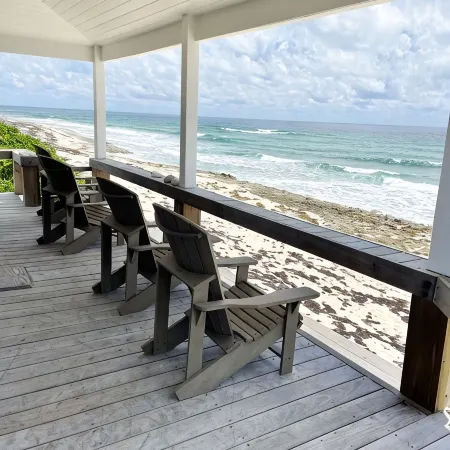 Quaint Cottage On The Beach in the South End