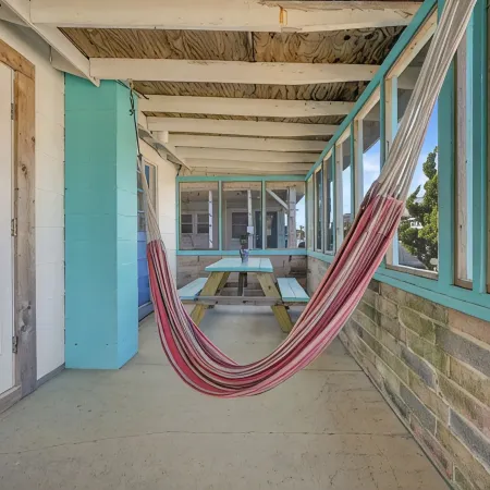 Renovated & Clean 'Original' OBX Bungalow, Direct Beach & Pier Access + EZ Cart