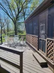 Peaceful home on little Round lake near EAA, Iola car show & the Packer Stadium.