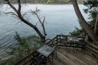 Beautiful, quiet place to stay with lovely beach access and stunning views. - Apartments